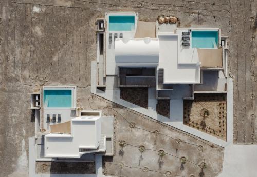 Rizes Villas Santorini with private pool 2
