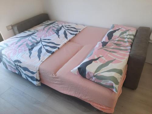 One-Bedroom Apartment image 4