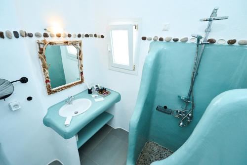 Superior Double or Twin Room with Sea View image 6