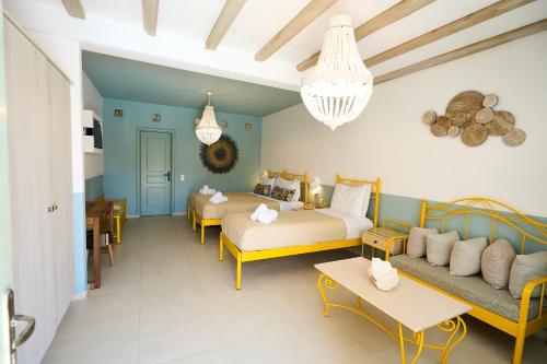 Superior Triple Room with Pool View room in Bellissimo Resort