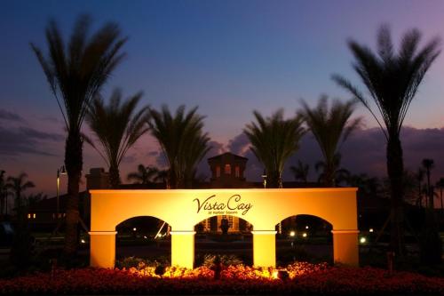 3 Bedroom Plus, Lake View Condo, Vista Cay-1008