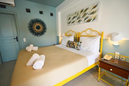 Superior Twin Room with Pool View image 7