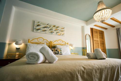 Superior Twin Room with Pool View image 8