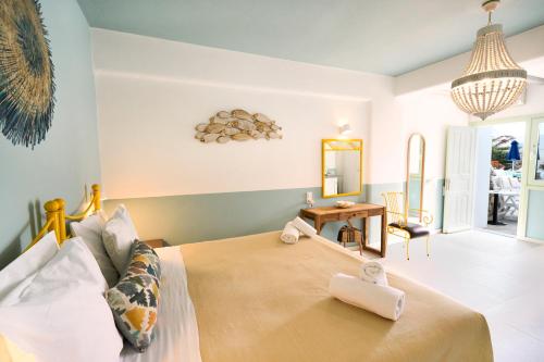 Superior Twin Room with Pool View image 6