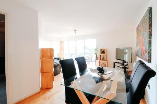 Bay View Apartment, by Solace Stays