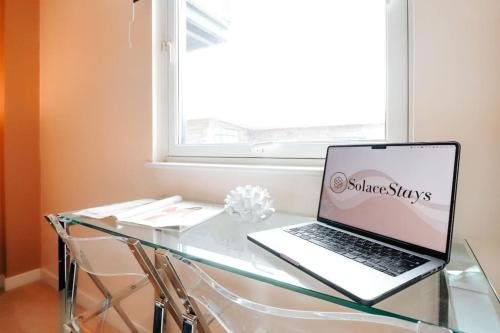 Bay View Apartment, by Solace Stays