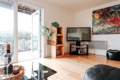 Bay View Apartment, by Solace Stays