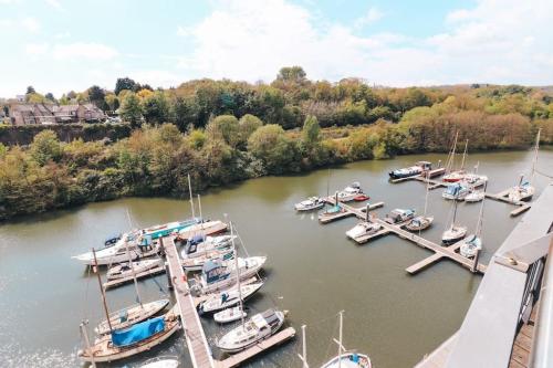 Bay View Apartment, by Solace Stays