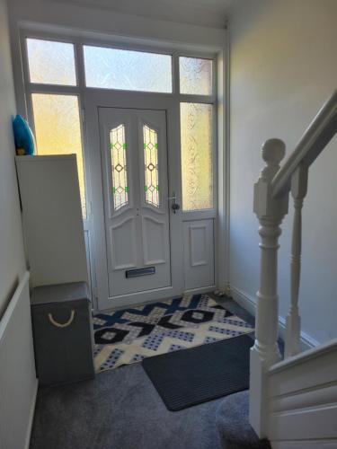 A Quiet & Comfortable 4 Bedroom house, Mánchester (foto 3)