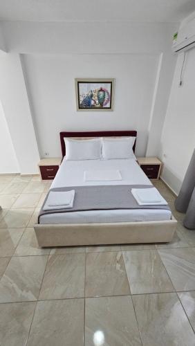 Double Room with Balcony image 10