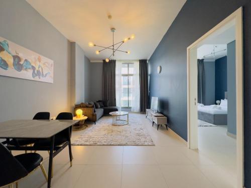 Classy Modern-1BR Prime Views-301 - image 14