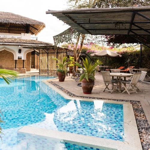 Small World Country Club in 阿西河