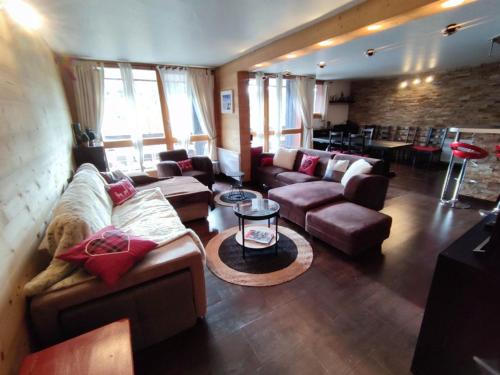Apartment (9 Adults)