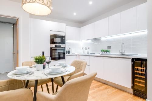 Pluxa Crème Opulence 5 Star Beautiful High End Apartment in Birmingham City Centre, Birmingham (Foto 7)