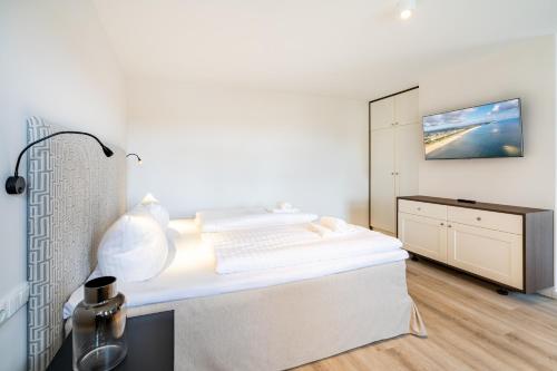 Apartment with Terrace image 7