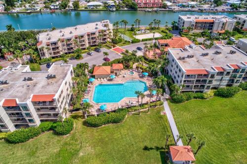 Lands End 4-401 Bay Front - Premier in St Pete Beach, USA