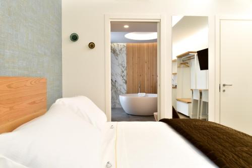 Blumarea Room Type - Deluxe Double Room with Sea View