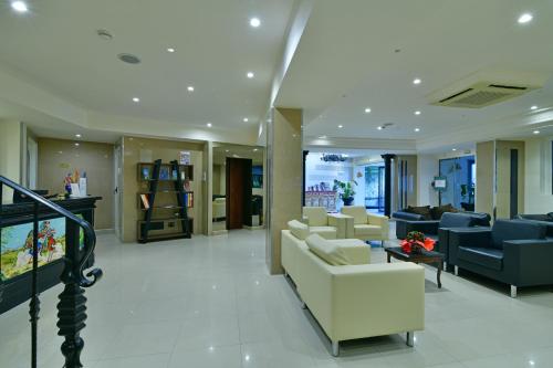 Hotel & Apartments Villa Linda - 로비