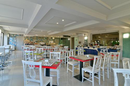 Hotel & Apartments Villa Linda - 레스토랑