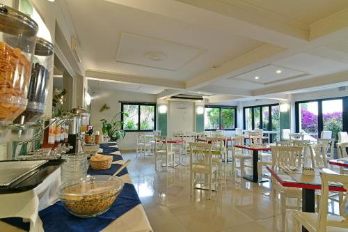 Hotel & Apartments Villa Linda - 레스토랑