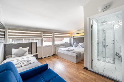 Quadruple Room with Terrace room in Taksim Trust Hotel