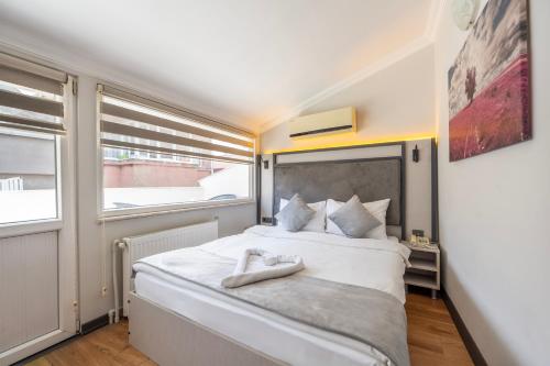 Quadruple Room with Terrace image 9