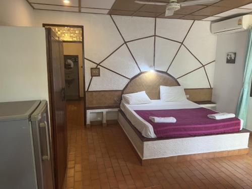 1 queen bed