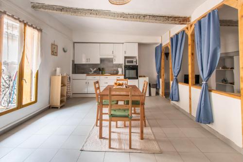 Facilities, Le Pastel Riverside Centre historique proche des plages near L'Amphore