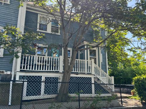 Beautiful Townhouse, 2 bedrooms, 2 bath in Boston, USA