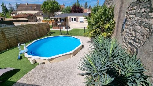 gite récent, piscine privative gîte à louer Jugy