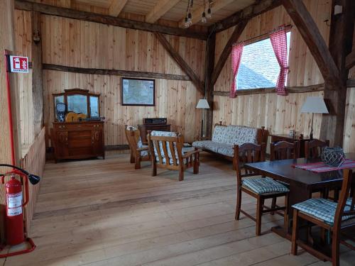 Koplietošanas atpūtas telpa ar TV, Chalet Giuel Transilvania in Barcut