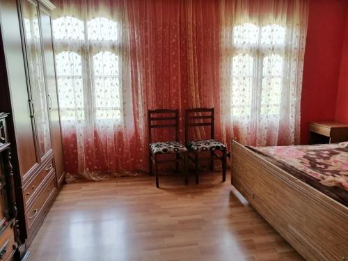 Maia's Guesthouse - Tap to explore photos