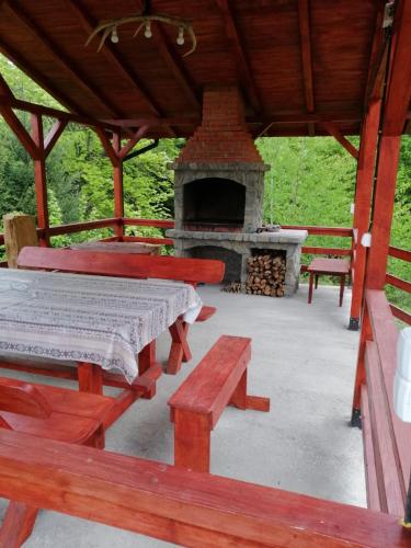 Iekārtas, Cabana Belvedere Dragoslavele in Valea Hotaruluja