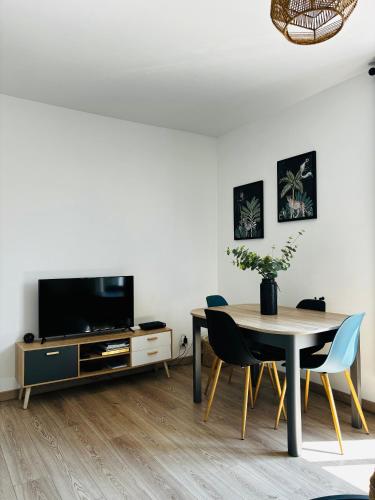 15 mn de PARIS, perle rare avec vue - 2 chambres in Сан-Бріс-су-Форе