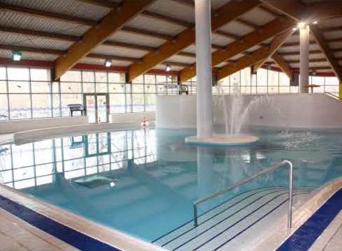 Aquapark, Kamenný dům s výhledem na zámek 20km od Prahy (Kamenny dum s vyhledem na zamek 20km od Prahy) in Novy Jachymov