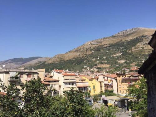  Casa con ampio giardino in centro La Taverna in 4029 Itri