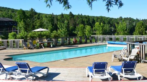 Condos overlooking Lac Superieur & mountain views