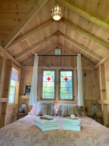 By the Lake Studio Space with Pool, Hot Tub & Gardens in Goderich, Canada