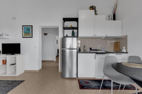 Apartment with Terrace image 9