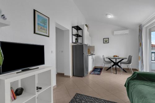 Apartment with Terrace image 7
