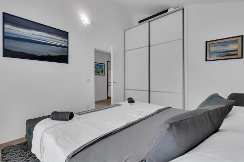 Apartment with Terrace image 1