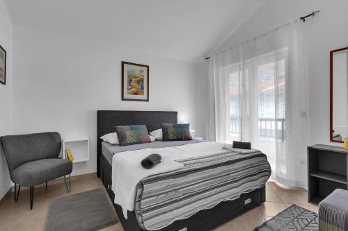 Apartment with Terrace image 3