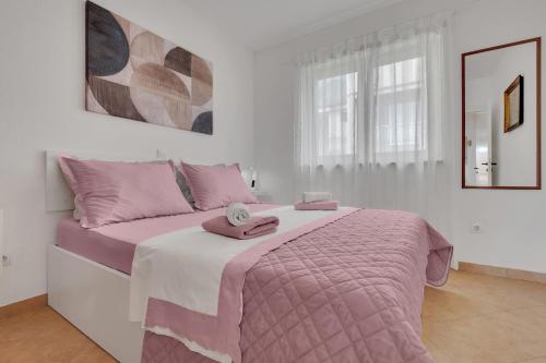 One-Bedroom Apartment image 8