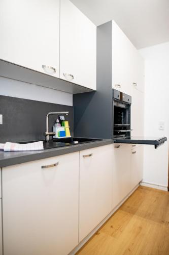 Konyha, C4S -COME4STAY -InnHarmony- Stilvoll eingerichtetes Apartment fur bis zu 8 Personen - Hochwertige Be in Erharting