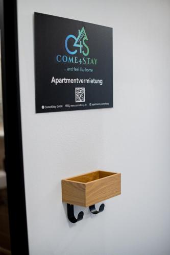 C4S -COME4STAY- Stilvoll eingerichtetes Apartment für bis zu 8 Personen - Hochwertige Betten I voll ausgestattete Küche I Balkon I Badezimmer I WLAN I Smart TV