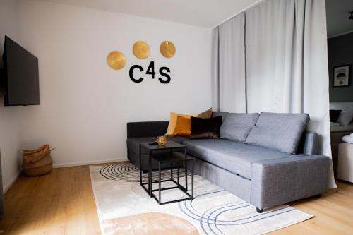 C4S -COME4STAY- Stilvoll eingerichtetes Apartment für bis zu 8 Personen - Hochwertige Betten I voll ausgestattete Küche I Balkon I Badezimmer I WLAN I Smart TV