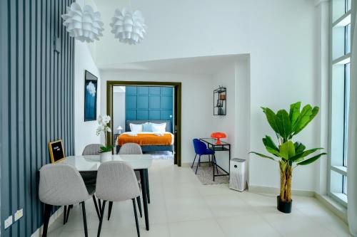 New Modern Apartment 1BHK 5 min walk to Dubai Mall 99walk score, Dubai (photo 2)