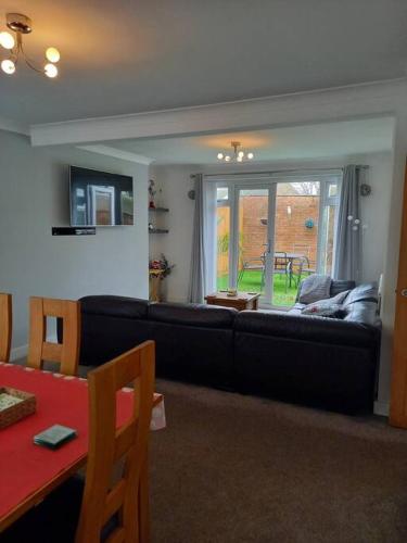 Modernised home with 2 bedrooms in Cardiff in Fairwater
