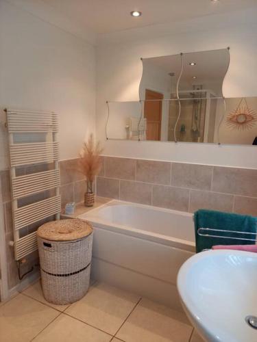 Modernised home with 2 bedrooms in Cardiff in Fairwater
