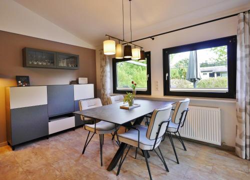 Ferienhaus 'Kahle Pön' mit Wintergarten & MeineCardPlus (Ferienhaus 'Kahle Pon' mit Wintergarten & MeineCardPlus) in Usseln